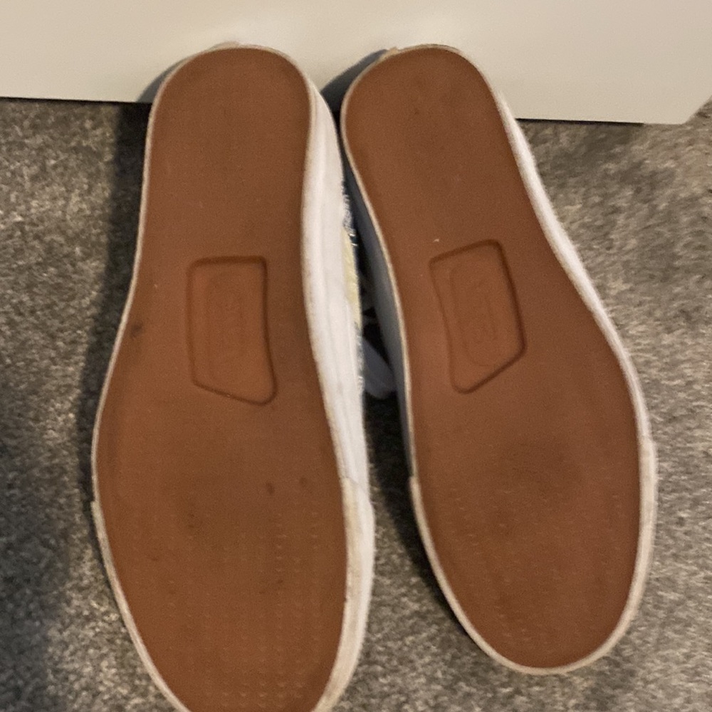 Vans - Picture 5 of 6